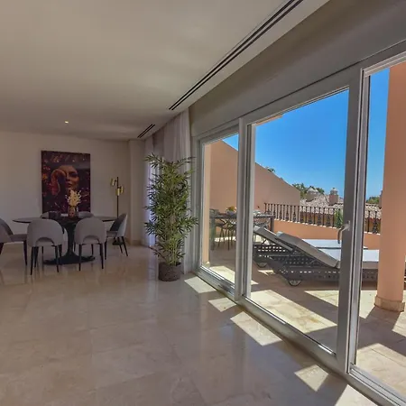 Apartment Penthouse With Sea Views In Nueva Andalucia *