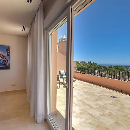 Apartment Penthouse With Sea Views In Nueva Andalucia *