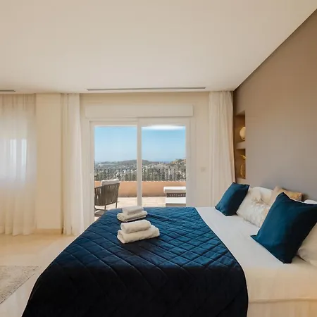Penthouse With Sea Views In Nueva Andalucia * Marbella
