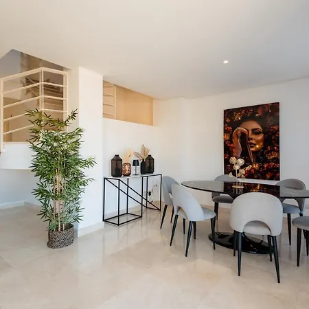 Penthouse With Sea Views In Nueva Andalucia Apartment *