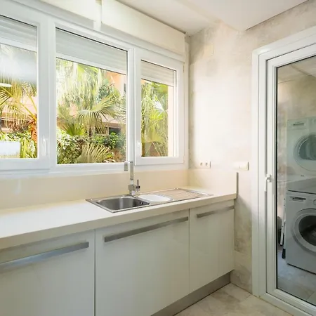 דירה Penthouse With Sea Views In Nueva Andalucia *