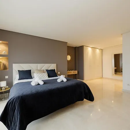 דירה Penthouse With Sea Views In Nueva Andalucia *