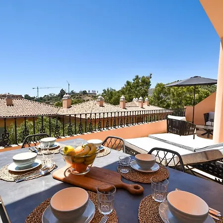 Penthouse With Sea Views In Nueva Andalucia Marbella