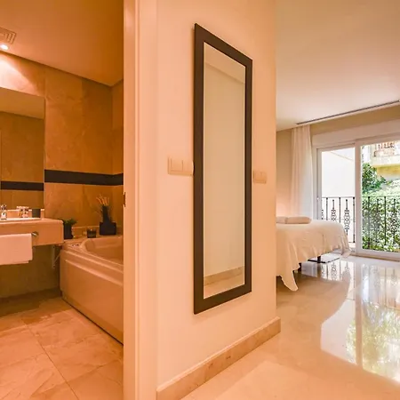 Penthouse With Sea Views In Nueva Andalucia Apartament Marbella