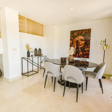 Apartament Penthouse With Sea Views In Nueva Andalucia