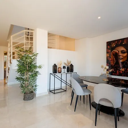 Apartament Penthouse With Sea Views In Nueva Andalucia