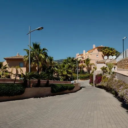 Penthouse With Sea Views In Nueva Andalucia Apartament *